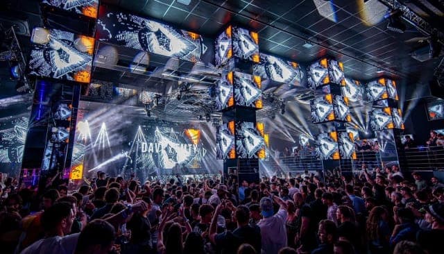 EPIC Club : Tables VIP & 4 Bouteilles