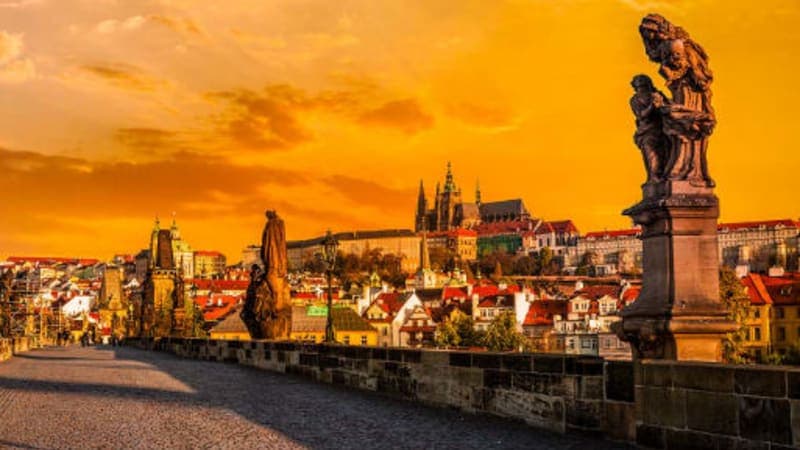Guide de survie nocturne : Évitez les "Tourist Traps" de Prague en 2026